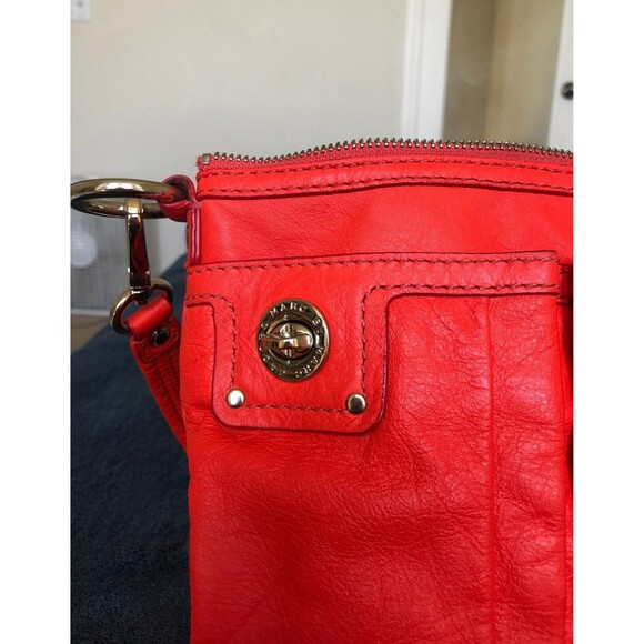 MARC BY MARC JACOBS totally turnlock - Picture 2 of 12